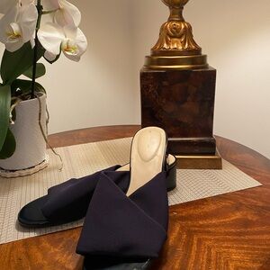 Bandolino Black Sandals Sleek and Stylish